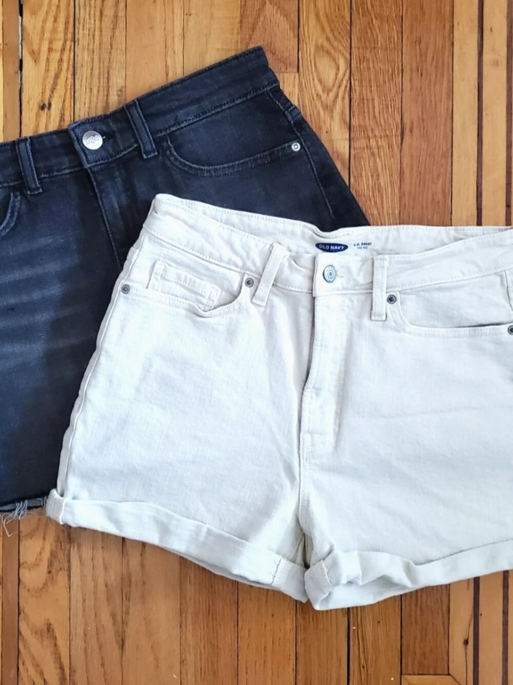 2 SHORTS Size 6 and 8 HIGHRISE LEE OLD NAVY STRETCHABLE DENIM BLACK OFF WHITE